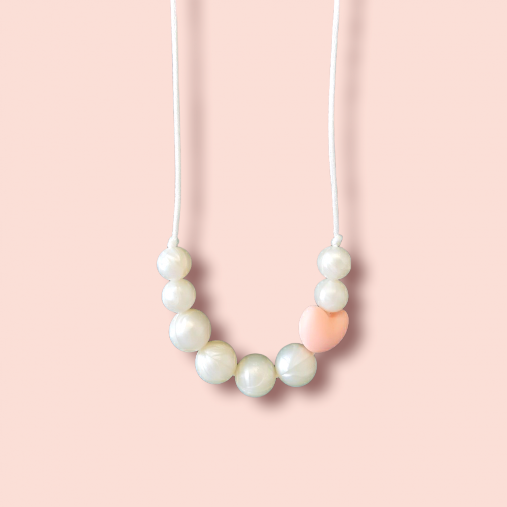 Helmet sydämellä - Pearly white