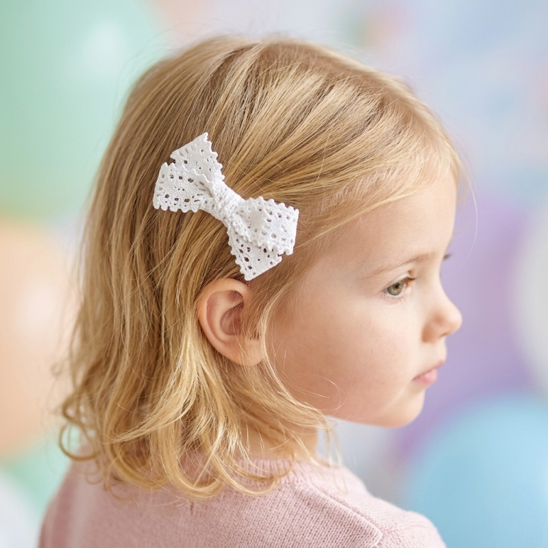 Pitsinen rusettipinni - White